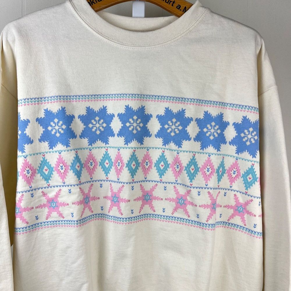 Basic Editions Crewneck‎ Sweatshirt Womens Large Snowflake Graphic NOS NWT